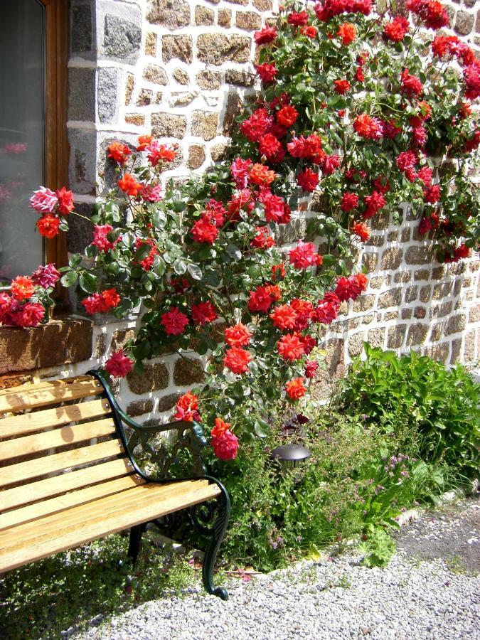 La Cloue Bed and Breakfast Sainte-Marie-du-Bois  Buitenkant foto